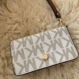 Michael Kors wristlet/phone holder